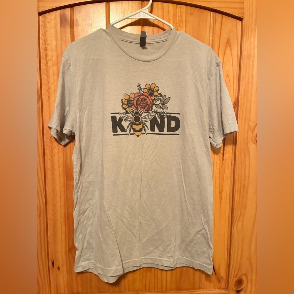 Women’s Large “Bee Kind” Gray Graphic T-Shirt with Floral Design